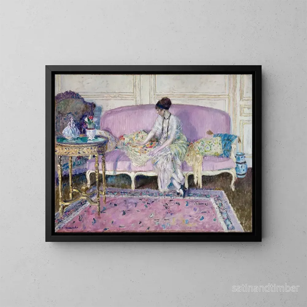 Reproduktion av målningen av en sittande kvinna på en soffa i ett inre - Frederick Carl Frieseke
