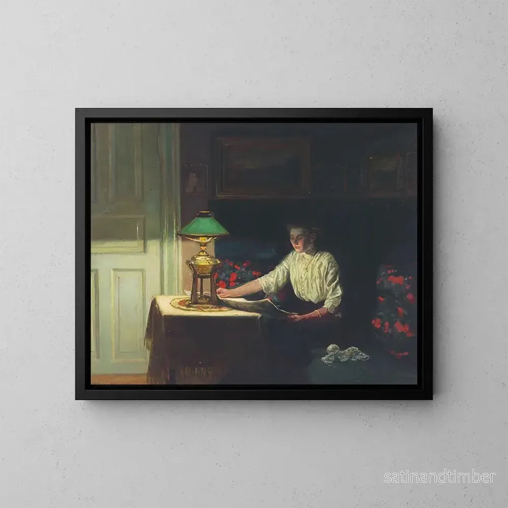 Reproduktion av målningen inomhus med kvinna som läser en tidning vid lampan 1914 – Fritz Kraul Reproduktion av målningen inomhus med kvinna som läser en tidning vid lampan 1914 – Fritz Kraul