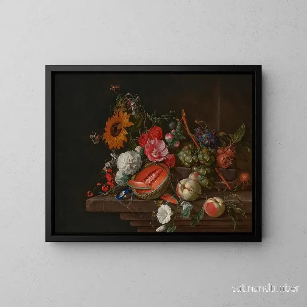 Reproduktion av målningen En melon, persikor, druvor, nèfles, solrosor, rosor, pioner och andra blommor med fjärilar och andra insekter på en stenbänk – Cornelis de Heem